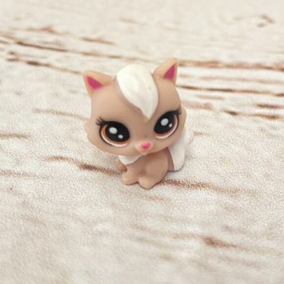 LITTLEST PET SHOP Tiny Sized Cat G4 #1 - Picture 1 of 3